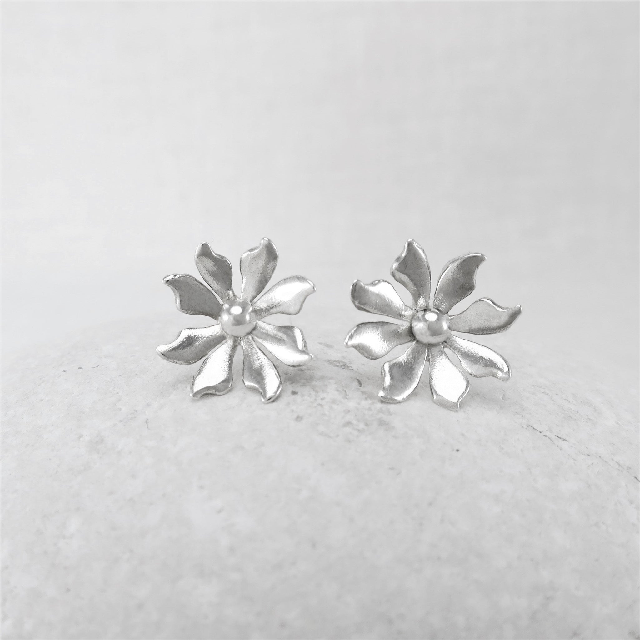 【STONEHENgE】Love Duet〜Silver Flower Earrings SA25B42T Amorcito Daisy Spinner Earring